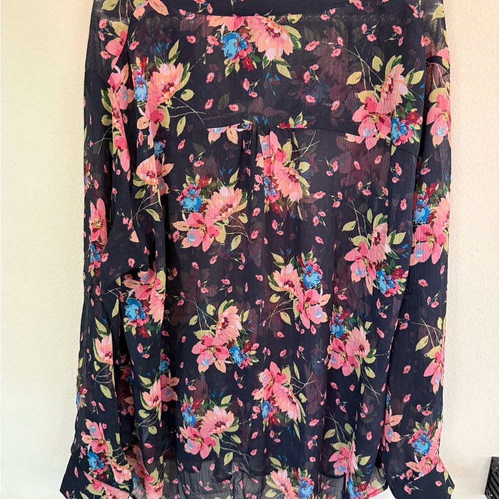 KUT FROM THE KLOTH
Jasmine Chiffon Shirt - Chelles Bouquet Navy - Picture 5 of 9